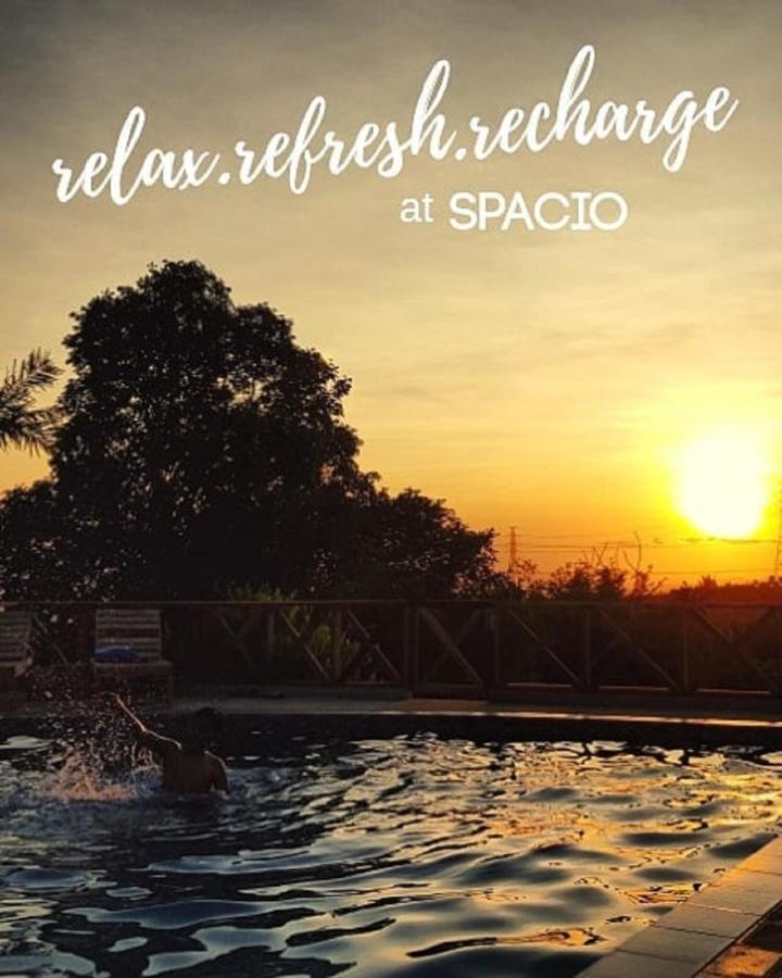 Spacio Caliraya Bed & Breakfast Lumban Exterior photo